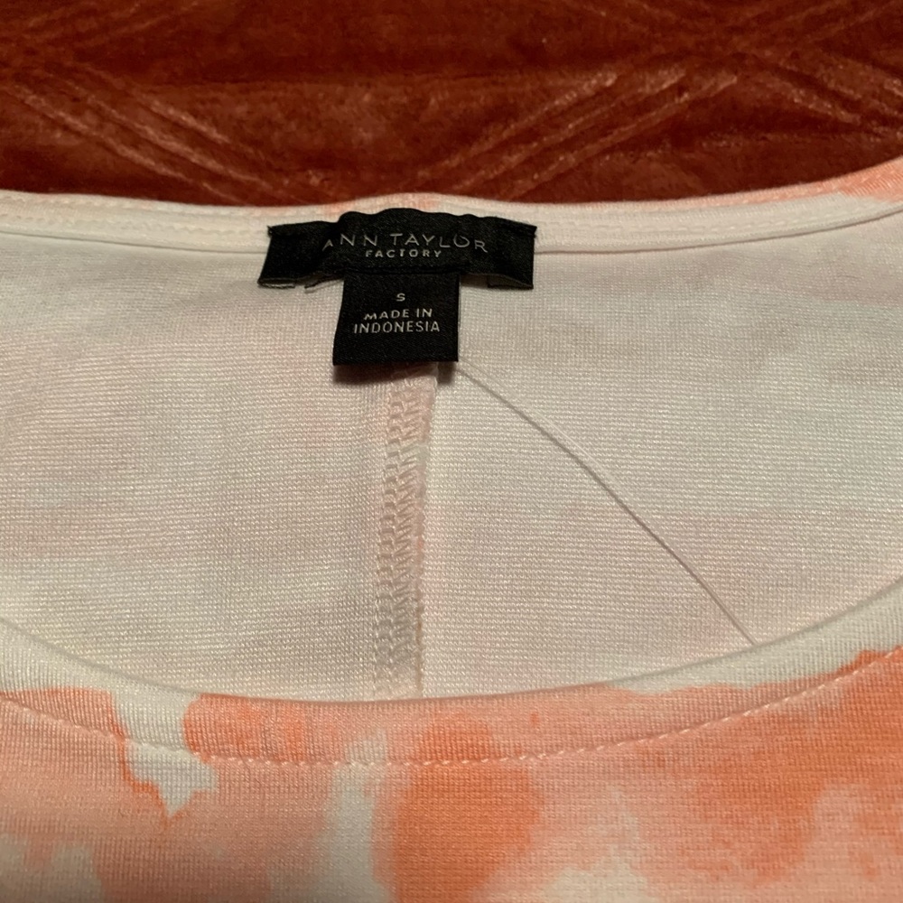 Ann Taylor Striped Scallop Sleeve Shell - Picture 4 of 4